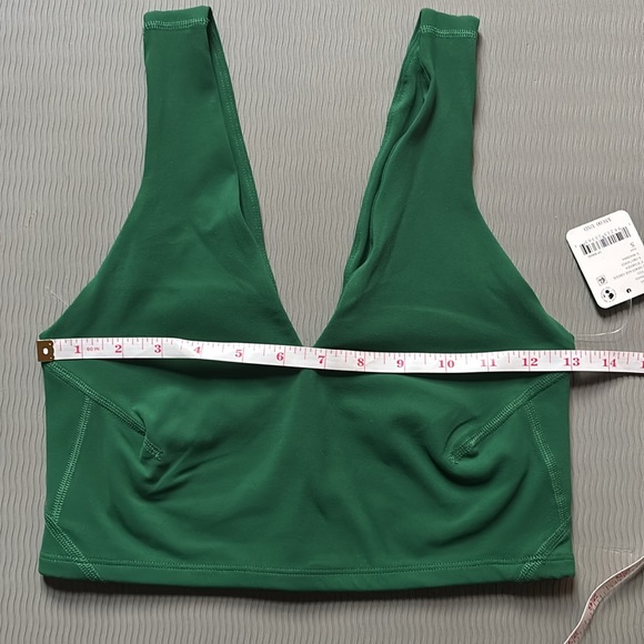 Never Better Crop Free People Movement Green V-neck Sports Bra Tank S - Picture 10 of 10